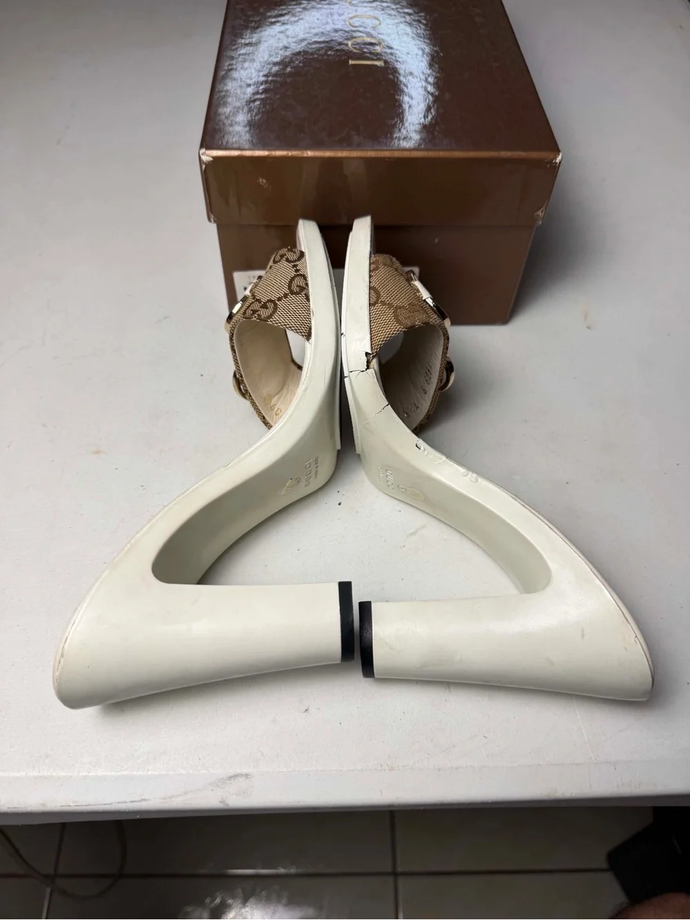 Damage Gucci Brown/Beige GG Canvas Horsebit Slide Sandals Sz 7.5 cracked soles